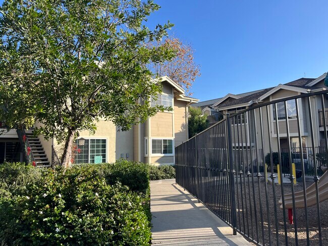 Building Photo - 3545 Grove St