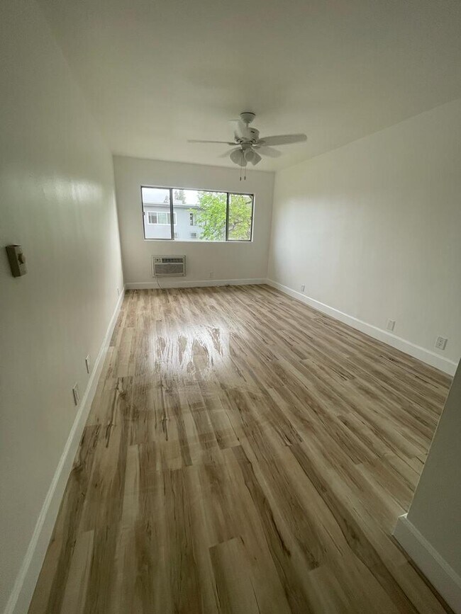 Building Photo - 5000 Coldwater Canyon Ave