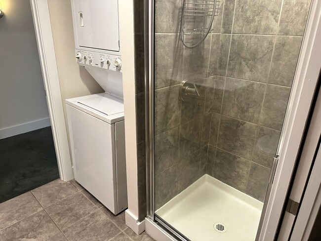 Building Photo - Adorable Studio Apartment in Plaza Midwood!!