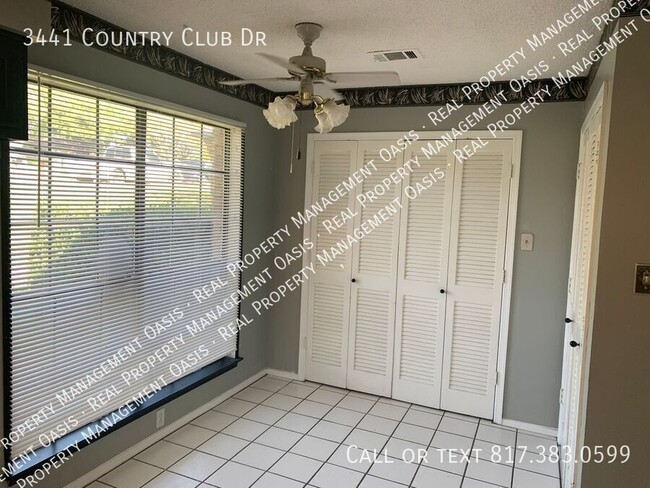 Building Photo - 3441 Country Club Dr