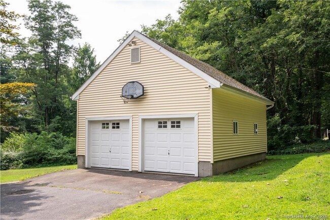 Building Photo - 23 Deer Park Rd