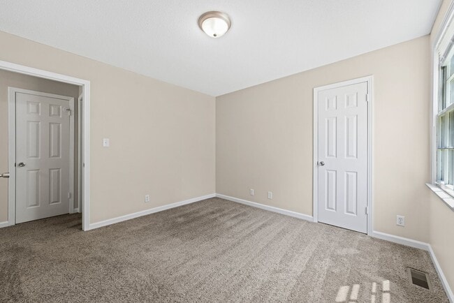 Building Photo - 1487 Nichols Dr