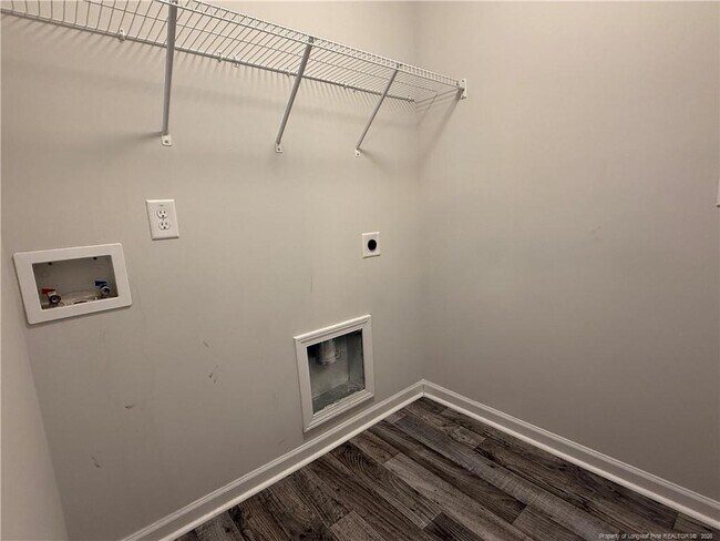 Building Photo - 204 Taylors Crk Wy