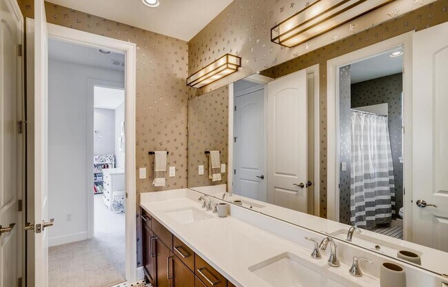 Building Photo - Executive & Modern 5BR/4BA Luxury Home. MO...