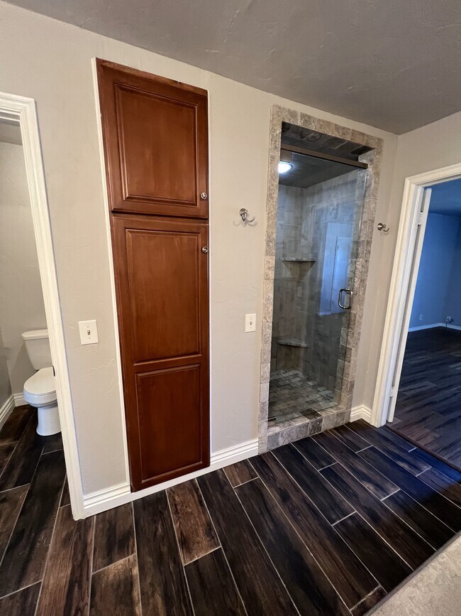 Building Photo - 2451 NW 38th St