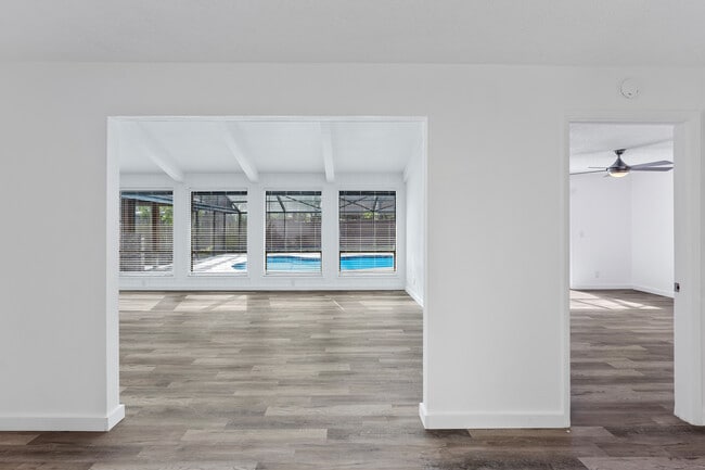 Building Photo - 886 Quail Run