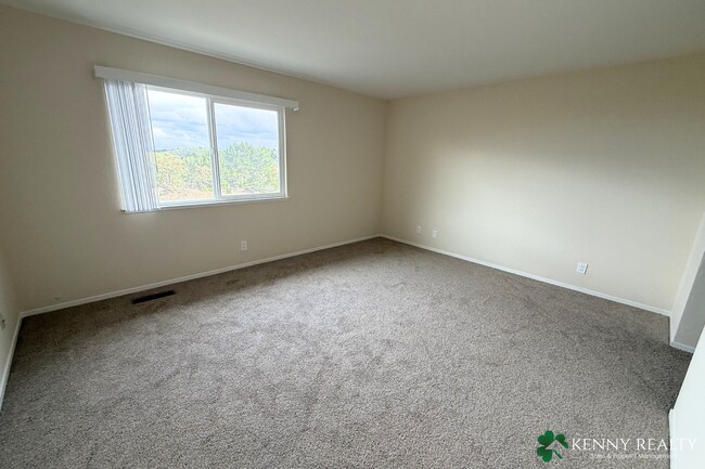 Building Photo - Remodeled 2BR/2.5BA Duplex with 2-Car Garage in San Mateo