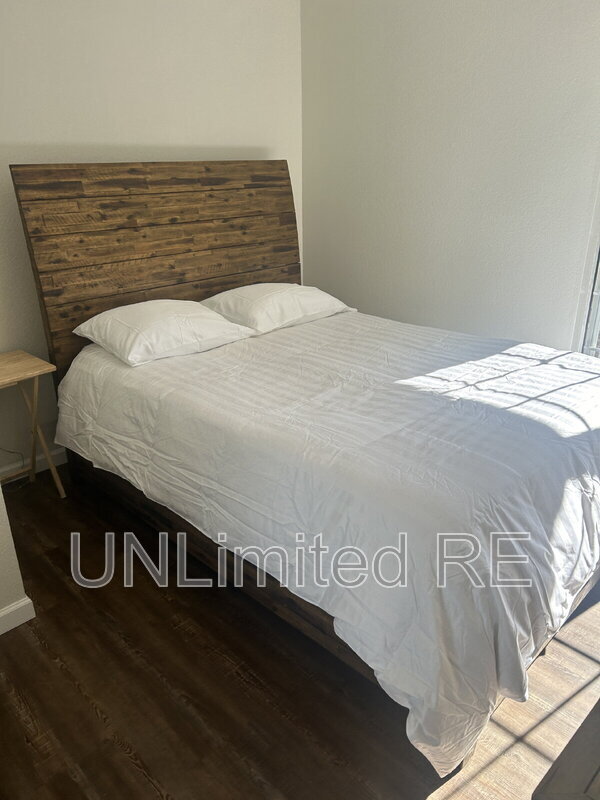 Building Photo - 1000 N Beaver St