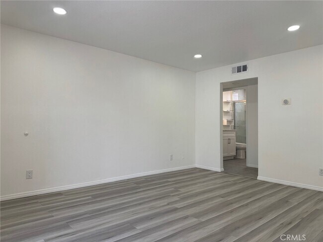 Building Photo - 7039 Remmet Ave