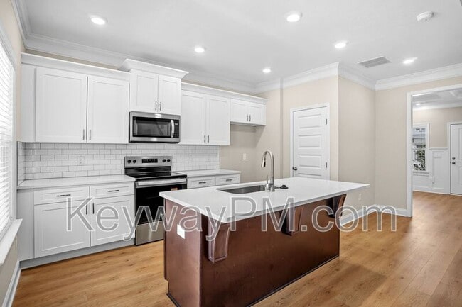 Building Photo - 3133 Venetian Dr
