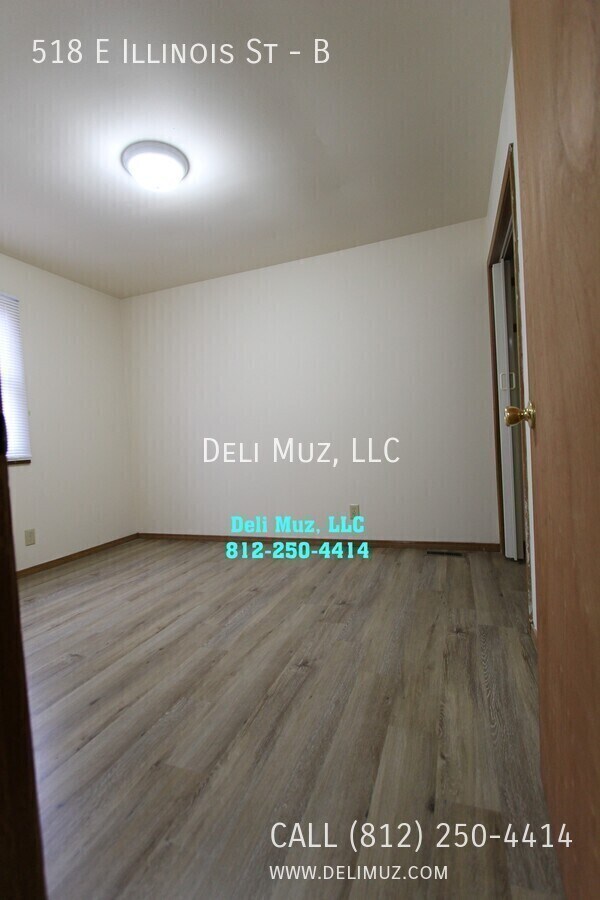 Building Photo - 518 E Illinois St