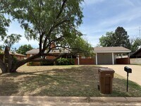 Building Photo - Three bedroom two bath rent house in a gre...