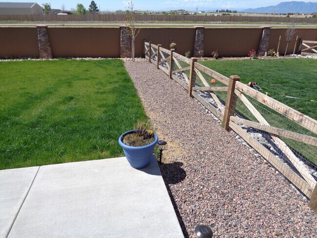 Building Photo - BANNING LEWIS TWO STORY WITH CENTRAL AC & ...