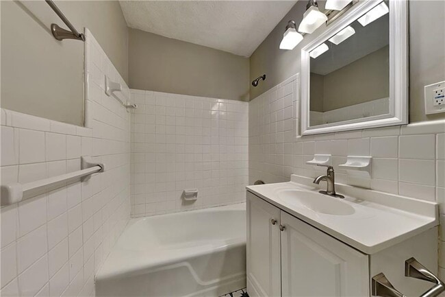 Building Photo - 2779 Lanier Dr