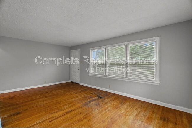 Building Photo - 7563 Haywood Dr
