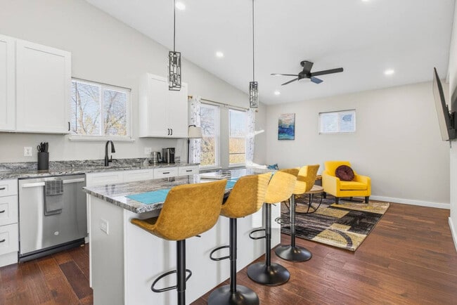 Building Photo - 518 Prospect St