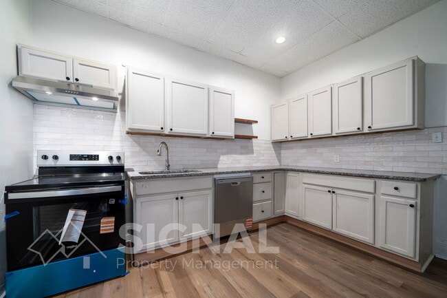 Building Photo - 4808 2nd Ave N