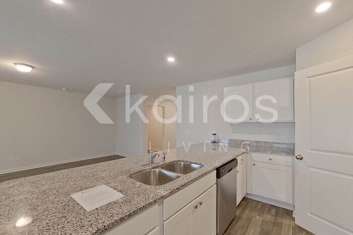 Building Photo - 2617 Provence Dr SE