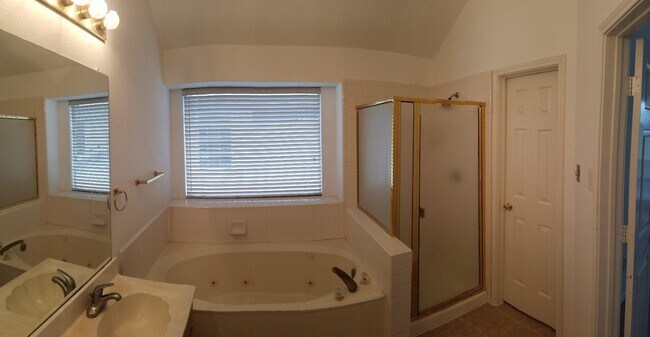 Building Photo - 6717 Carrington Dr
