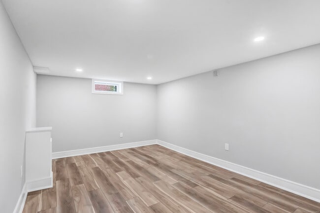 Building Photo - 116 Morse St