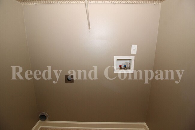 Building Photo - 8911 Rasco Hills Cove