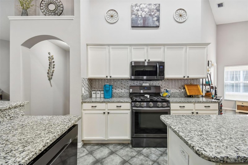 Building Photo - 7124 Colonial Lake Dr