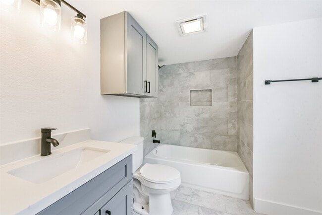 Building Photo - 4605 Norhill Blvd