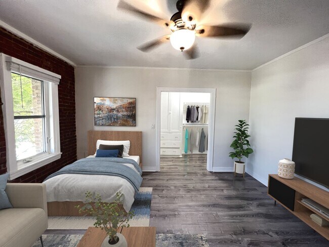 Primary Photo - Flint 301 S Kenmore LLC