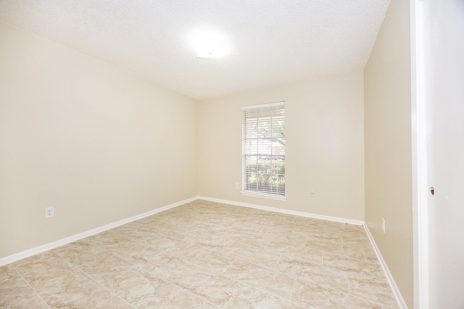 Building Photo - 12114 Tams Dr