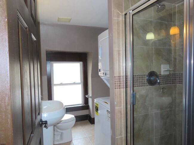 Building Photo - 4712 Ventnor Ave
