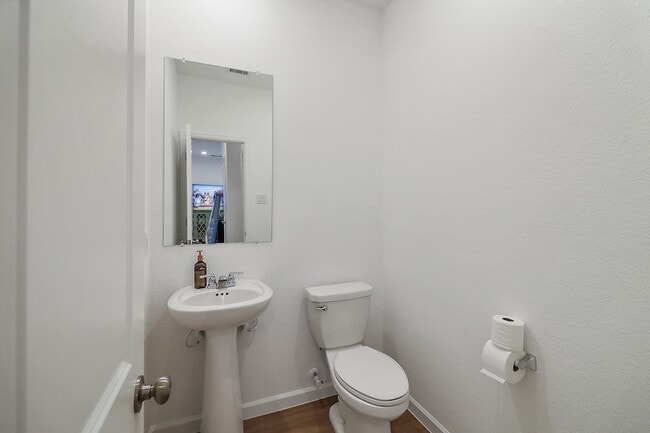 Building Photo - 2107 Fisher Bnd Dr