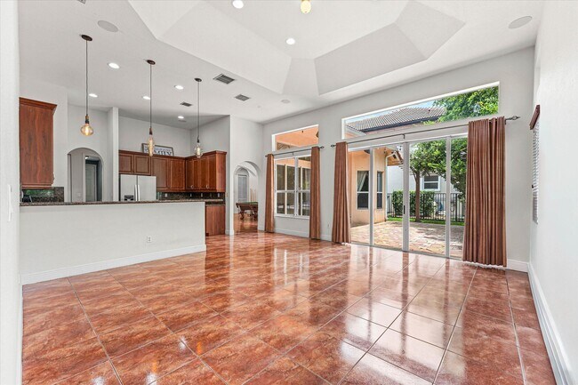Building Photo - 7140 Pinecreek Way
