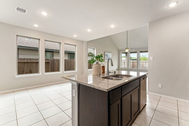 Building Photo - 5014 Aspen Orch Dr