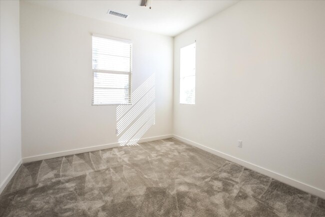 Building Photo - 28 Hideaway Loop