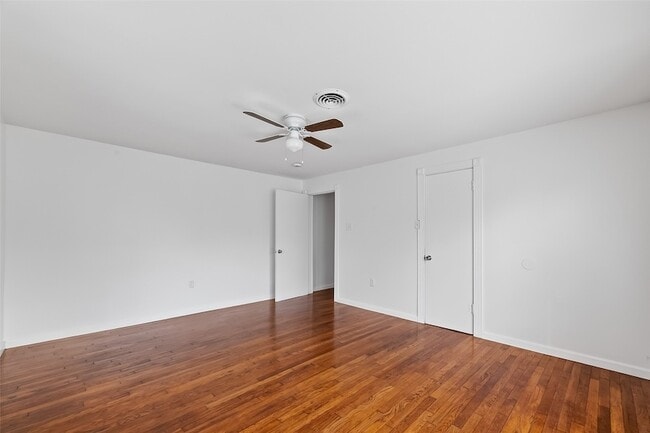 Building Photo - 521 Alford St