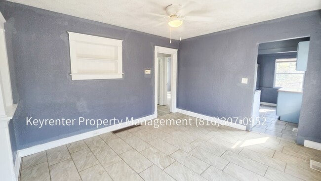 Building Photo - 2 Bed 1 Bath ready to rent!