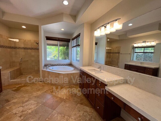 Building Photo - 135 Tesori Dr