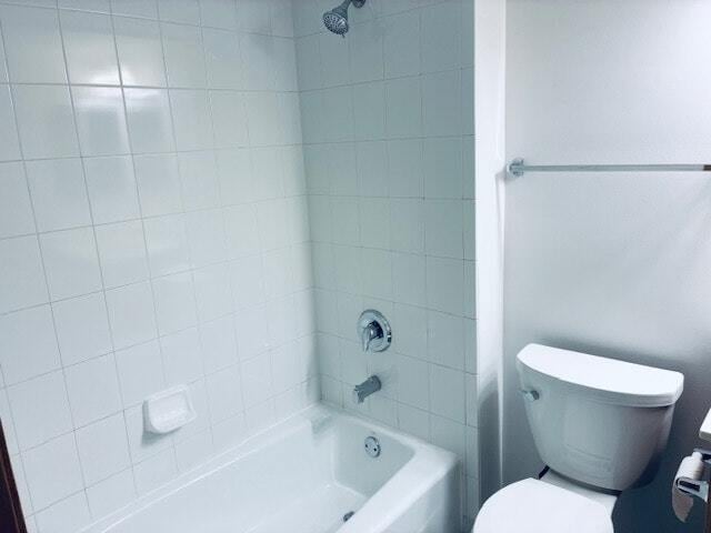 Building Photo - 927 Elderberry Cir