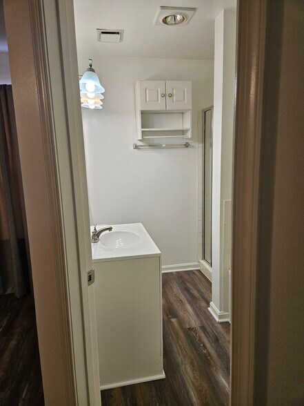 Building Photo - 2040 Alice Ave