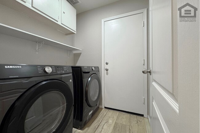 Building Photo - 3Bed/2Bath House w/Bonus Room at 67th Ave/AZ Loop-101! Ready for Immediate Move-In!