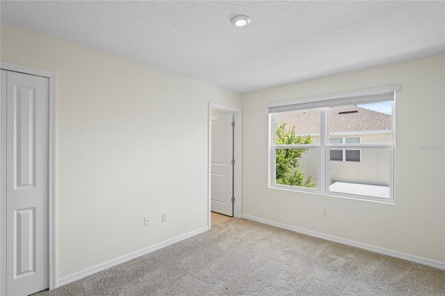 Building Photo - 6240 Fairmont Ln