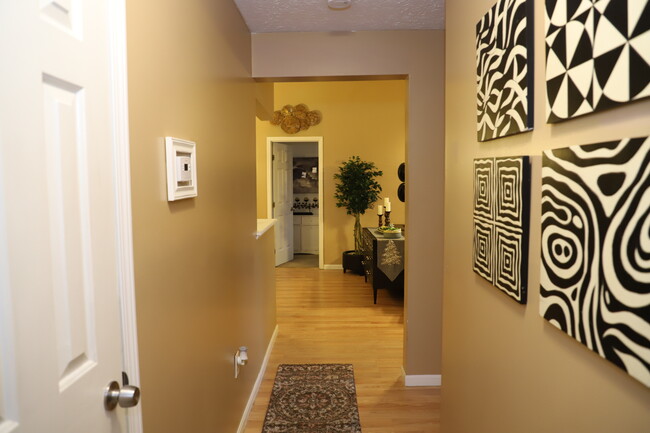 Entry way - 10124 Carnation Court