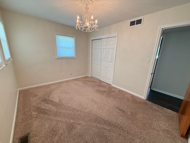 Building Photo - 3405 Elkton Dr