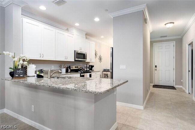 Building Photo - 9389 Pocida Ct