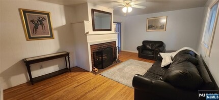 Building Photo - 276 Franklin Turnpike