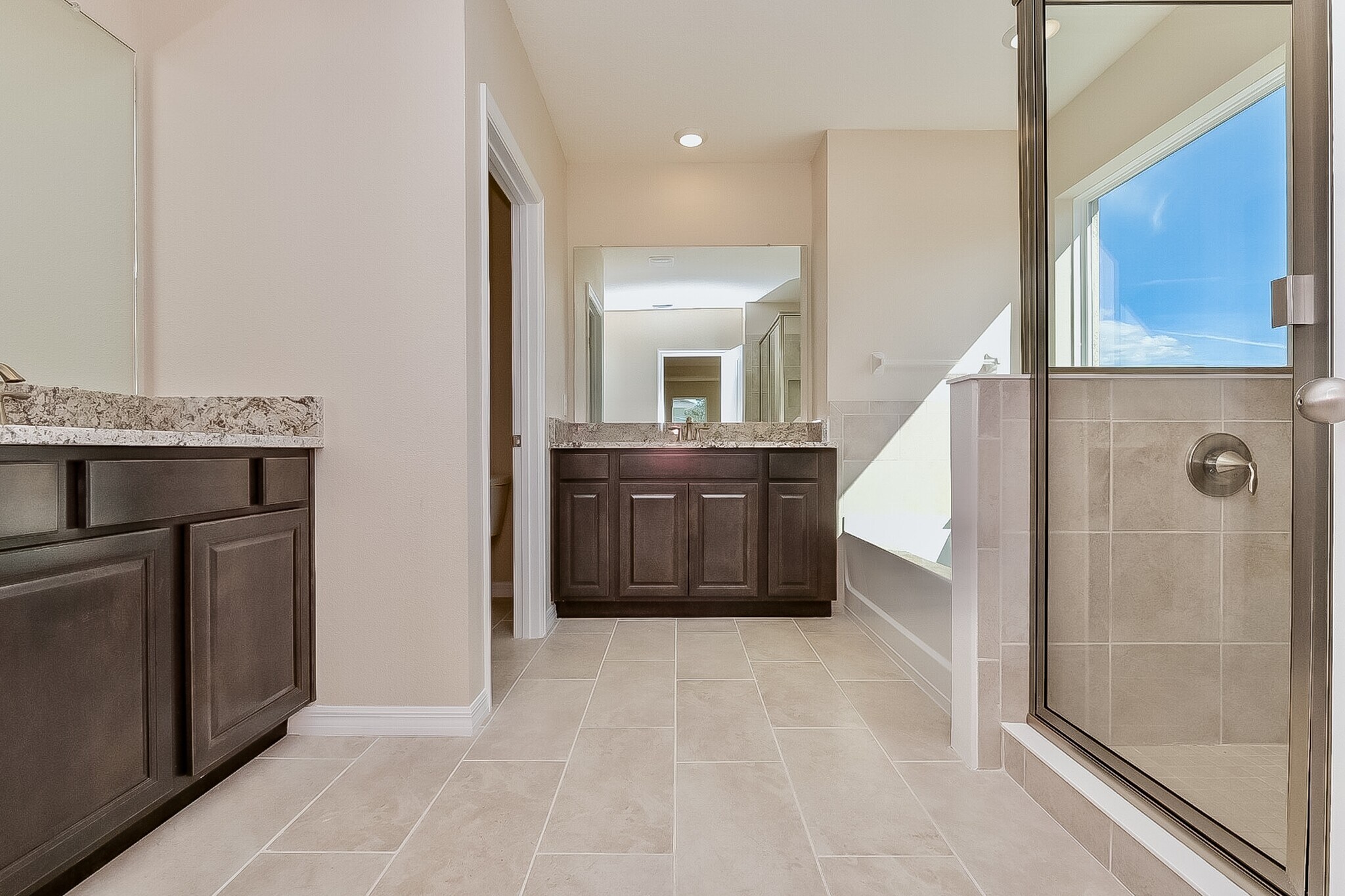 Building Photo - 15506 Sweet Springs Bend