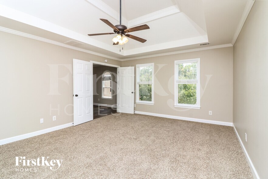 Building Photo - 3320 Fairway Bend Dr
