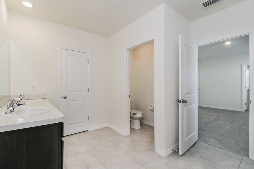 Building Photo - 7561 Cypress Walk Dr