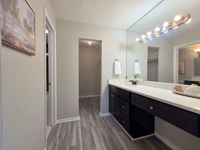 Building Photo - 5001 Carriage Way Dr