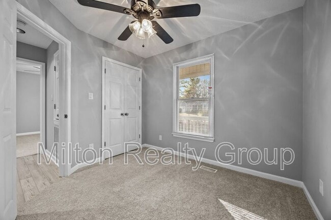 Building Photo - 4320 Falls Dr